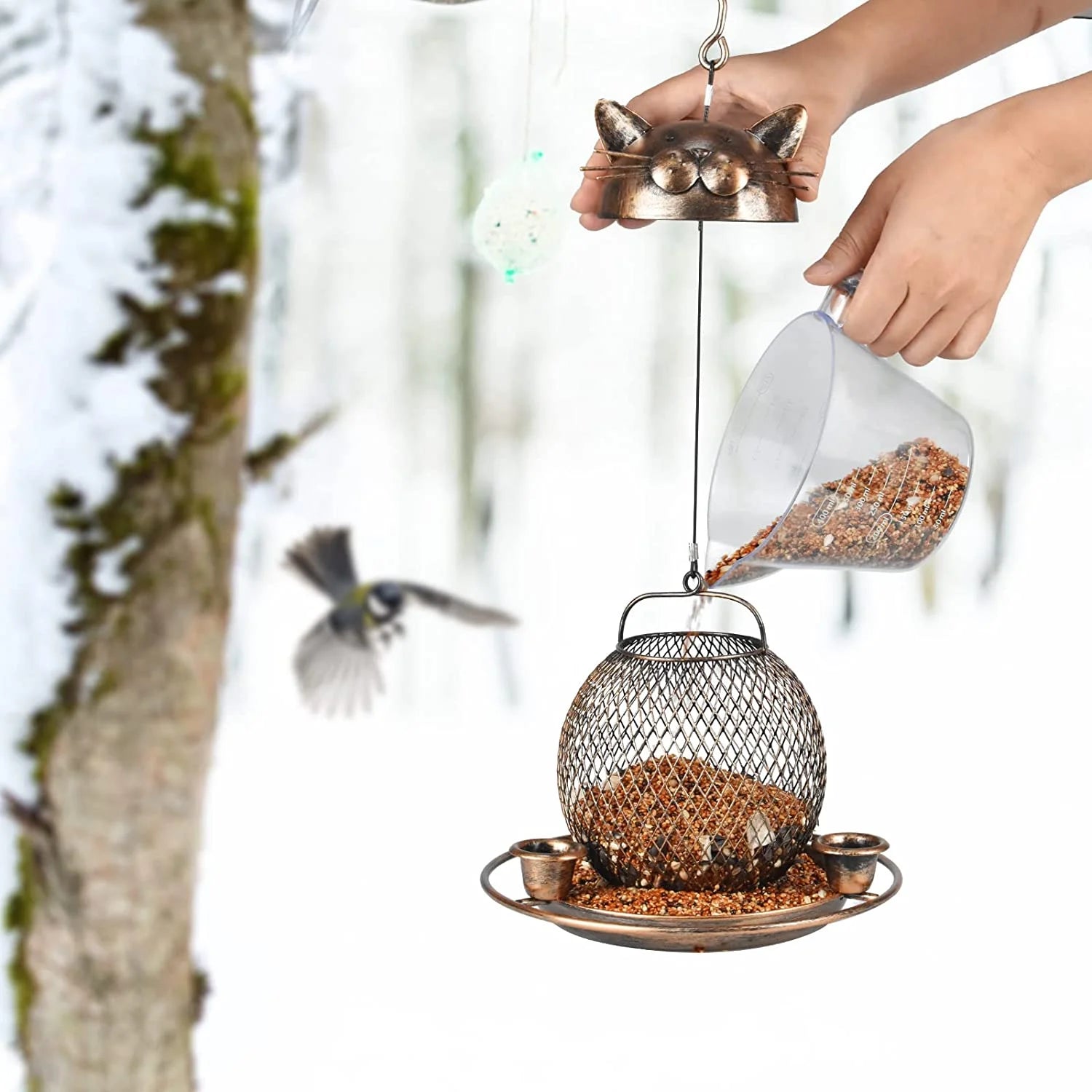 Squirrel Proof Bird Feeders, Upgraded Cute Cat Shaped Bird Feeder, Heavy Duty Copper Wild Bird Feeder with Hook for Outdoor Hanging, Garden Yard outside Decoration, 2Lbs Capacity